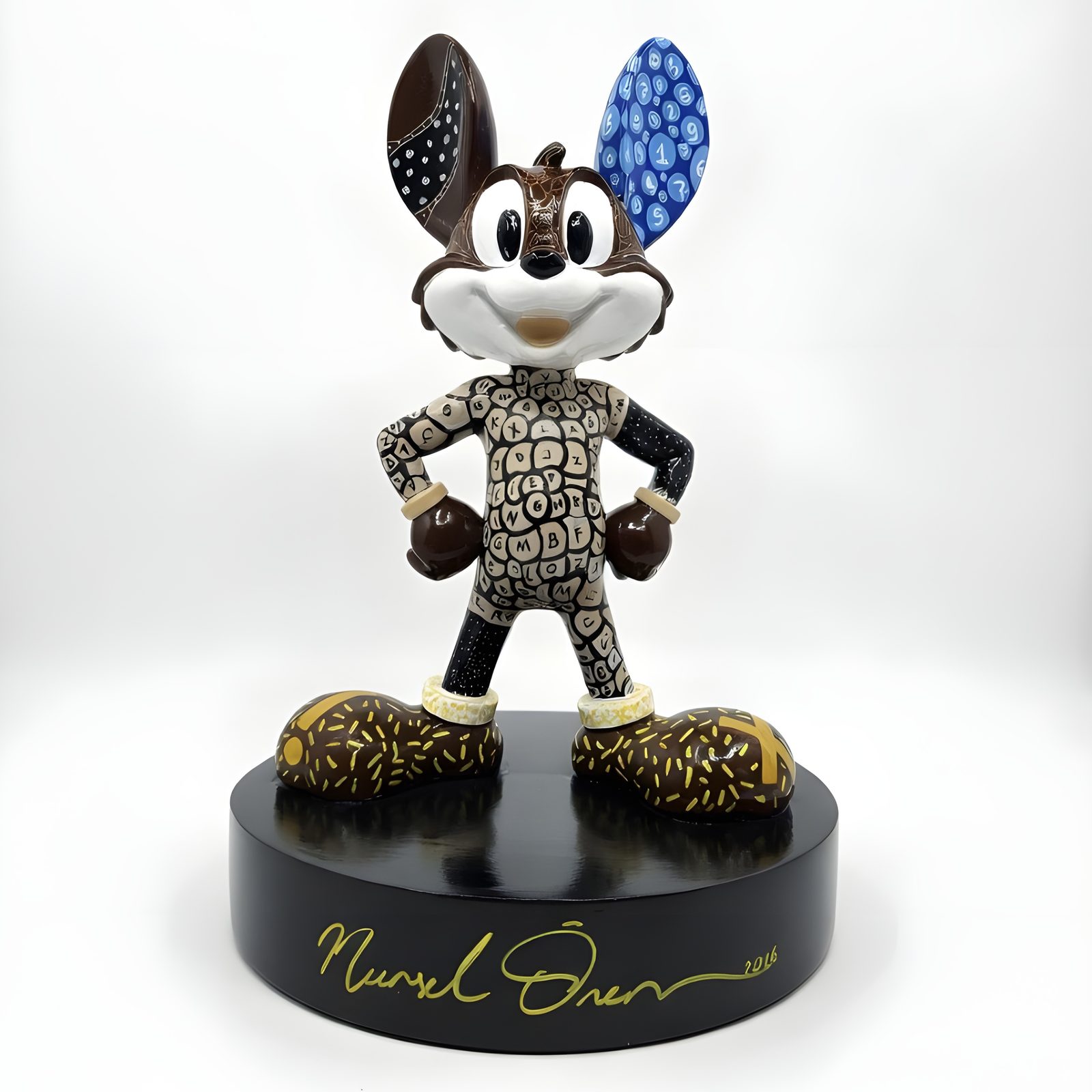 Mr Roo NÖ-MR-27, pop-art sculpture by Nursel Önen